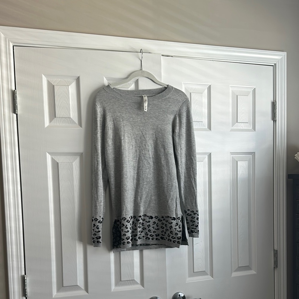 Gray Long Sleeve Tunic Sweatshirt